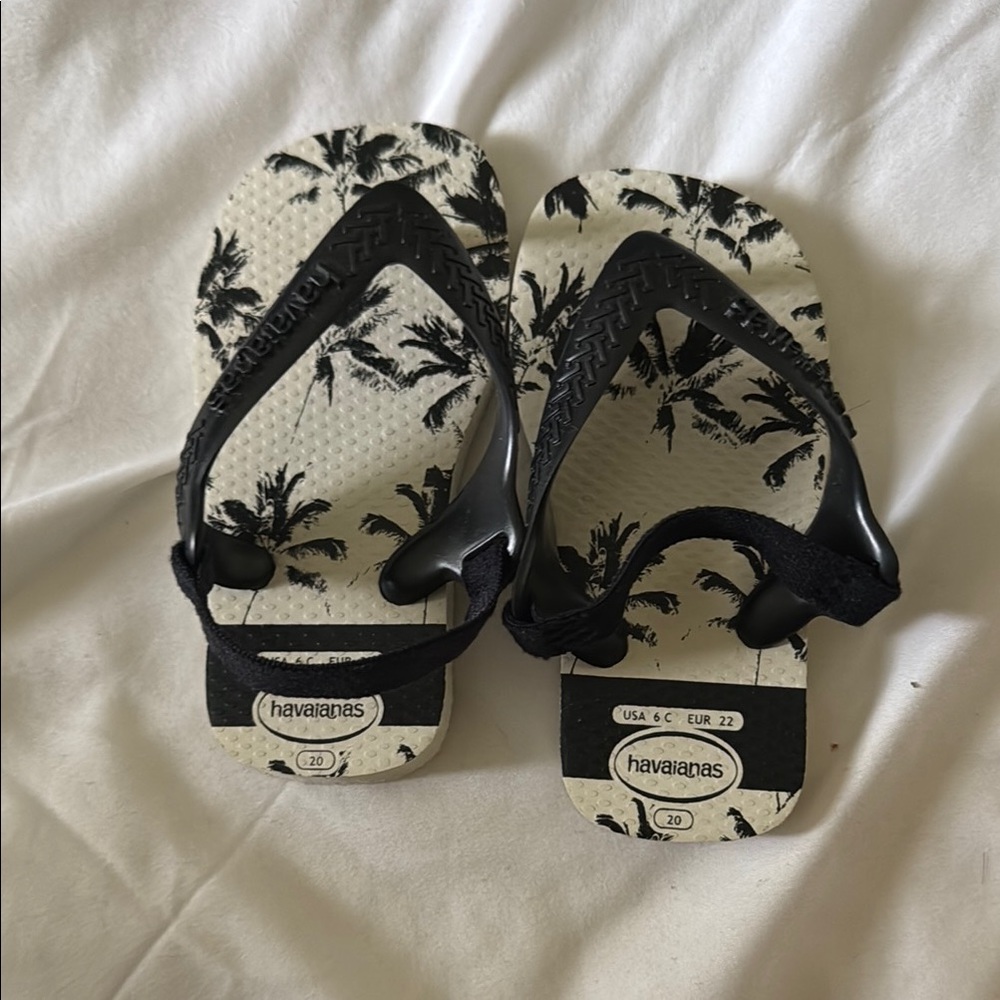 Havaianas Black and White Palm Flip Flops